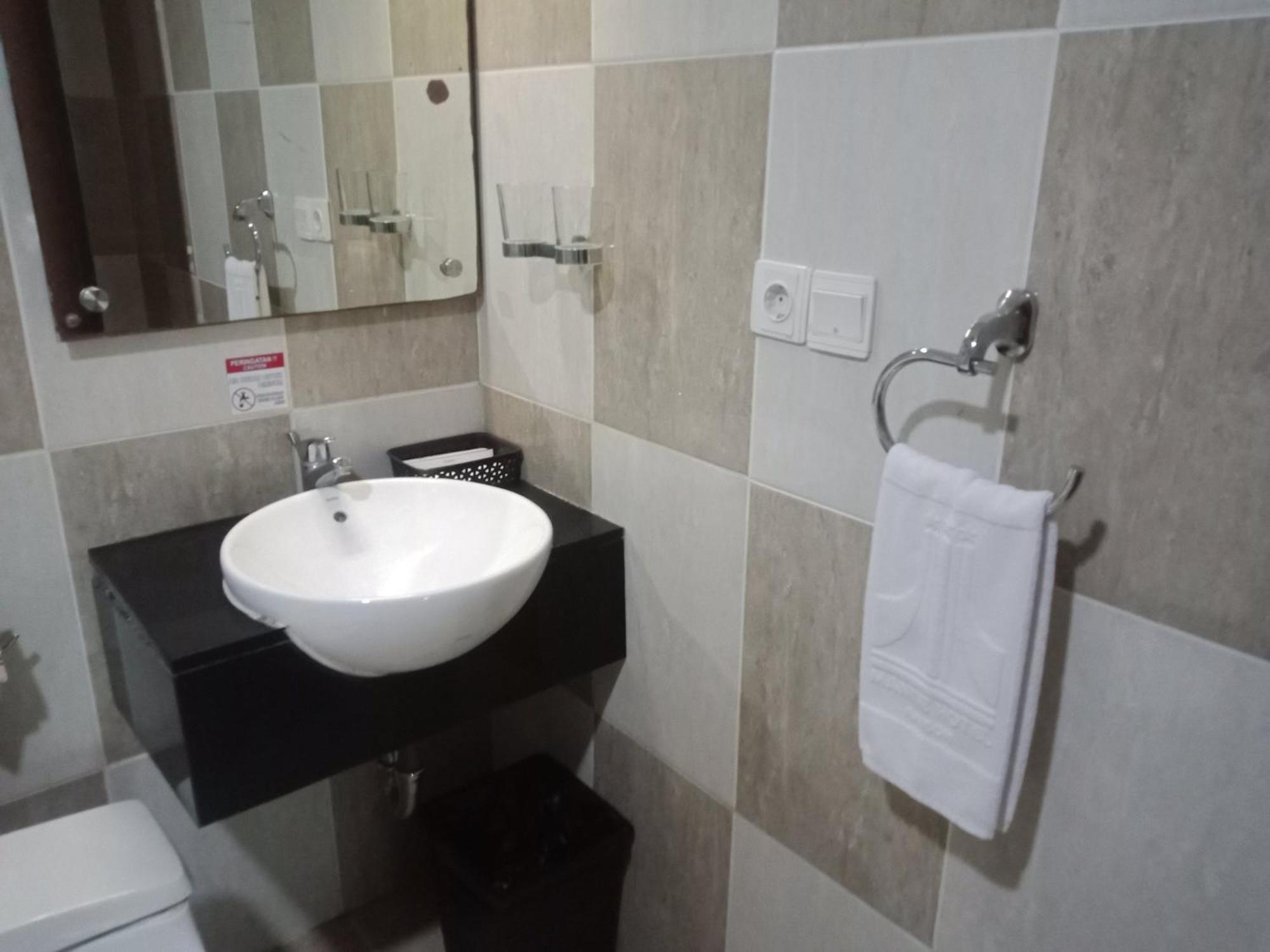 Manise Hotel Ambon Eksteriør bilde
